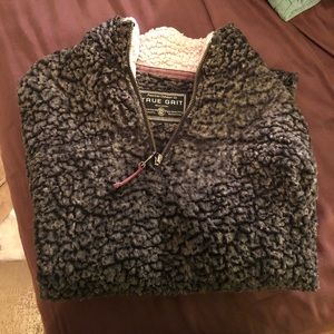 True Grit Dylan pullover size medium !